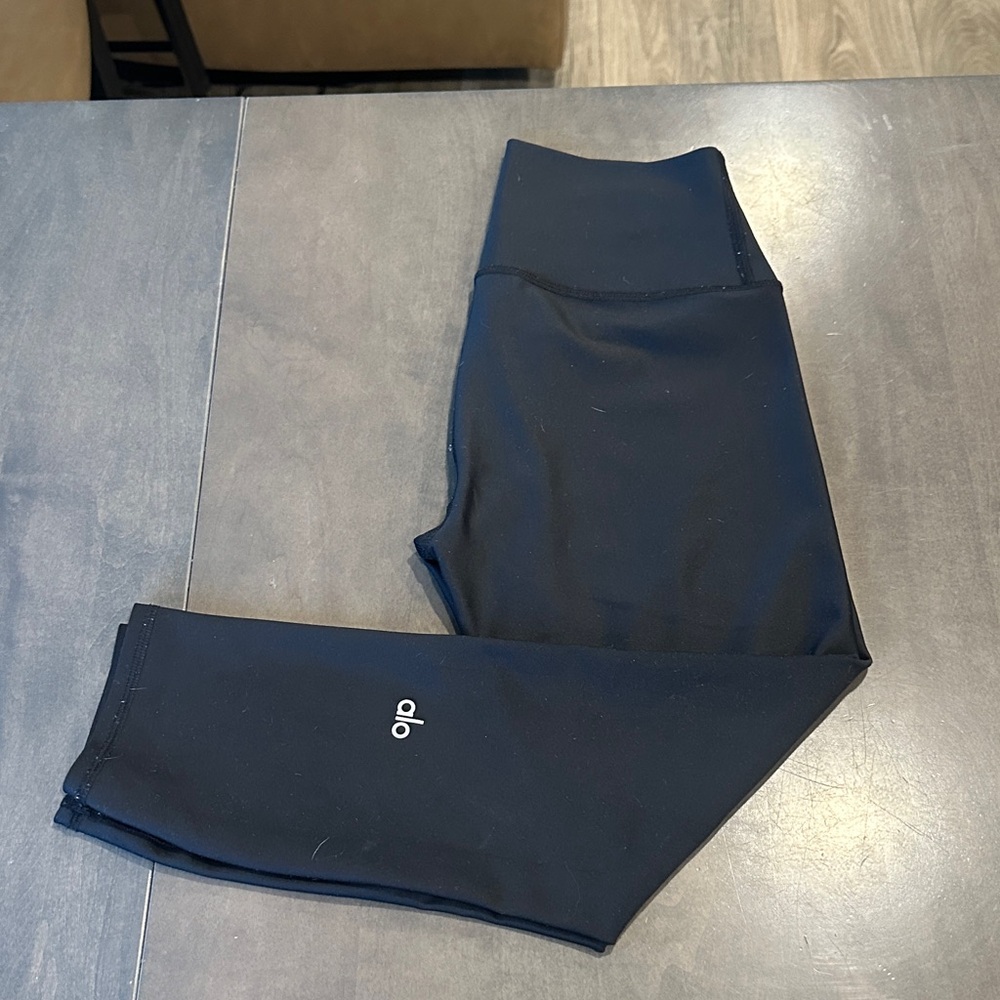 ALO Yoga Black Cropped High-Rise Leggings
